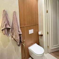 Инсталляция из мдф в шпоне дуба
